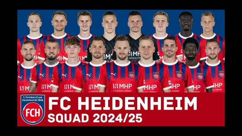 Cầu thủ Heidenheim lao vào phòng ngự trước RB Leipzig