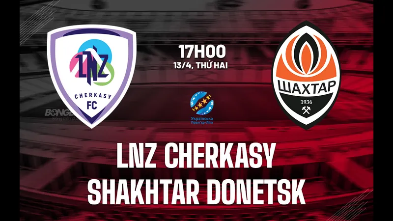 Cầu thủ LNZ Cherkasy chống đỡ sự tấn công của Shakhtar Donetsk
